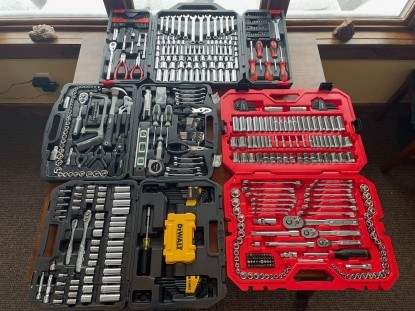 DeWalt case metal buckles and organization