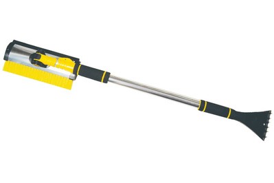 Hopkins SubZero 80037 Quick-Lock Pivoting Snowbroom efficiently clears snow from a car roof